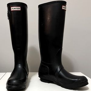 Hunter Women’s rain boots, original, tall, black, size 38